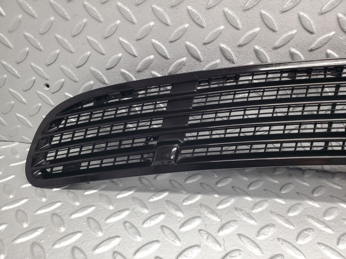 49559 Mercedes-Benz W220 Bonnet Upper Grill & Windscreen Washer Nozzle