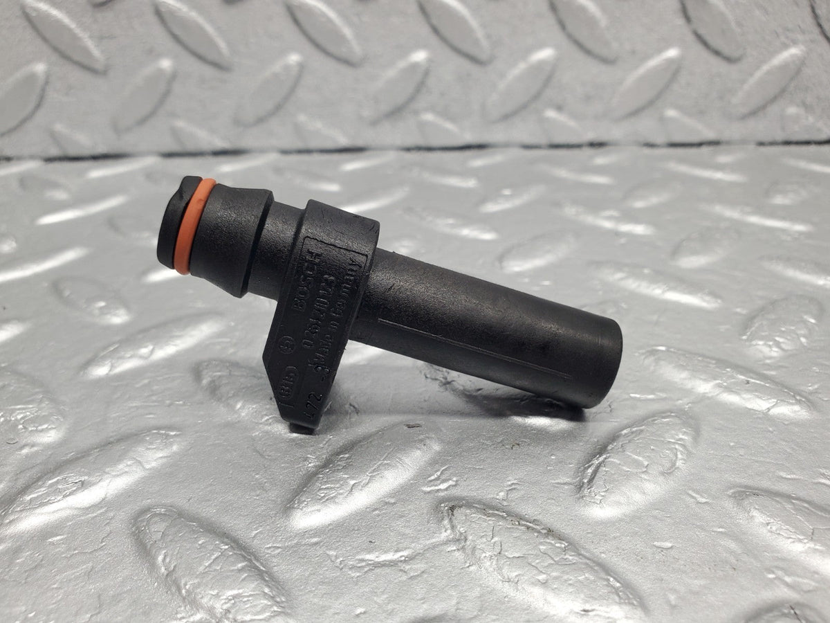 49210 Mercedes-Benz A124 320E Crankshaft Position Sensor Bosch 0261210123 A0031537528
