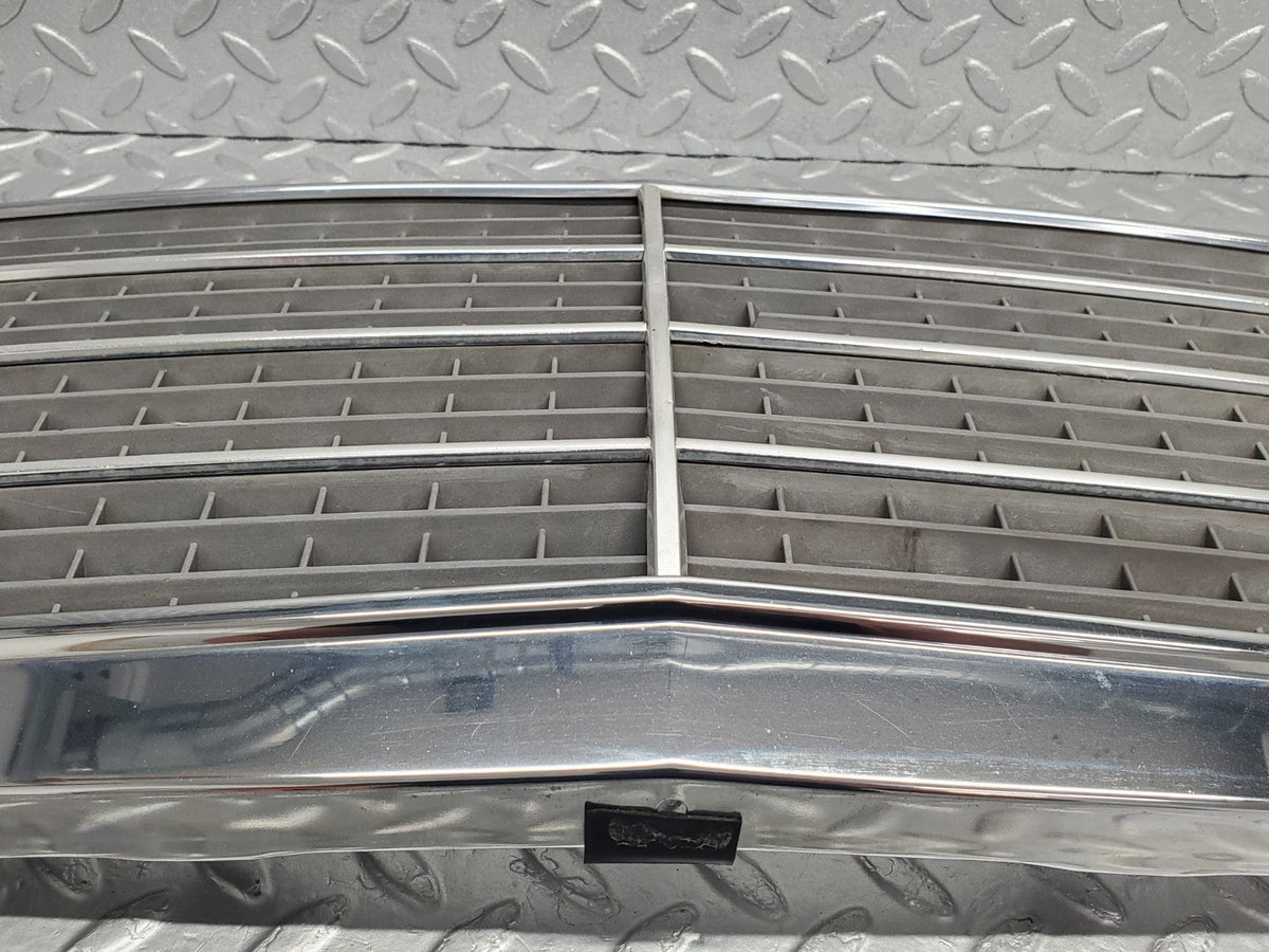 49310 Mercedes-Benz A124 320E Cabriolet Bonnet Grill Chrome A1248880323