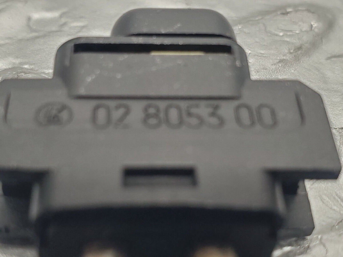 47337 Mercedes-Benz C126 500SEC Coupe Child Lock Control Switch A1248204910