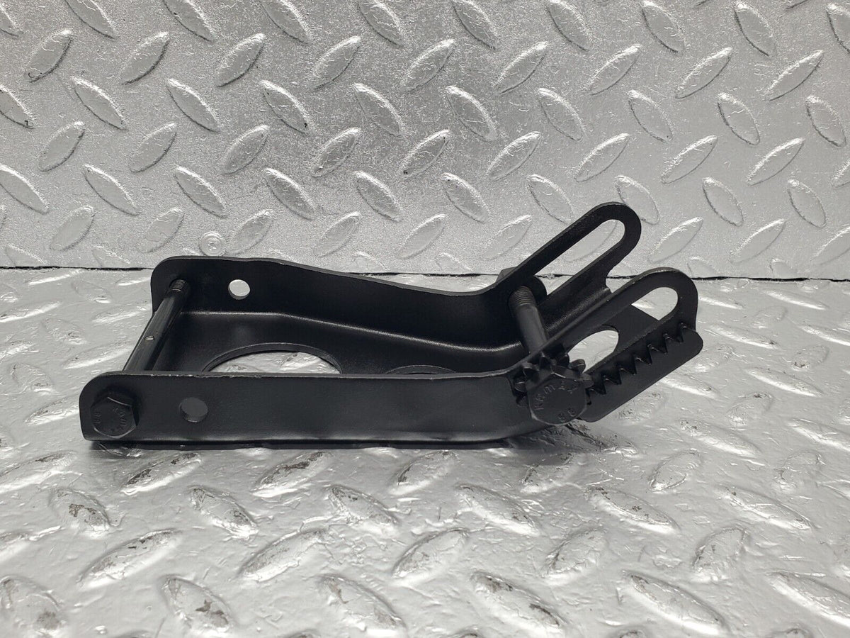 47416 Mercedes-Benz C126 500SEC Coupe Alternator Generator Bracket
