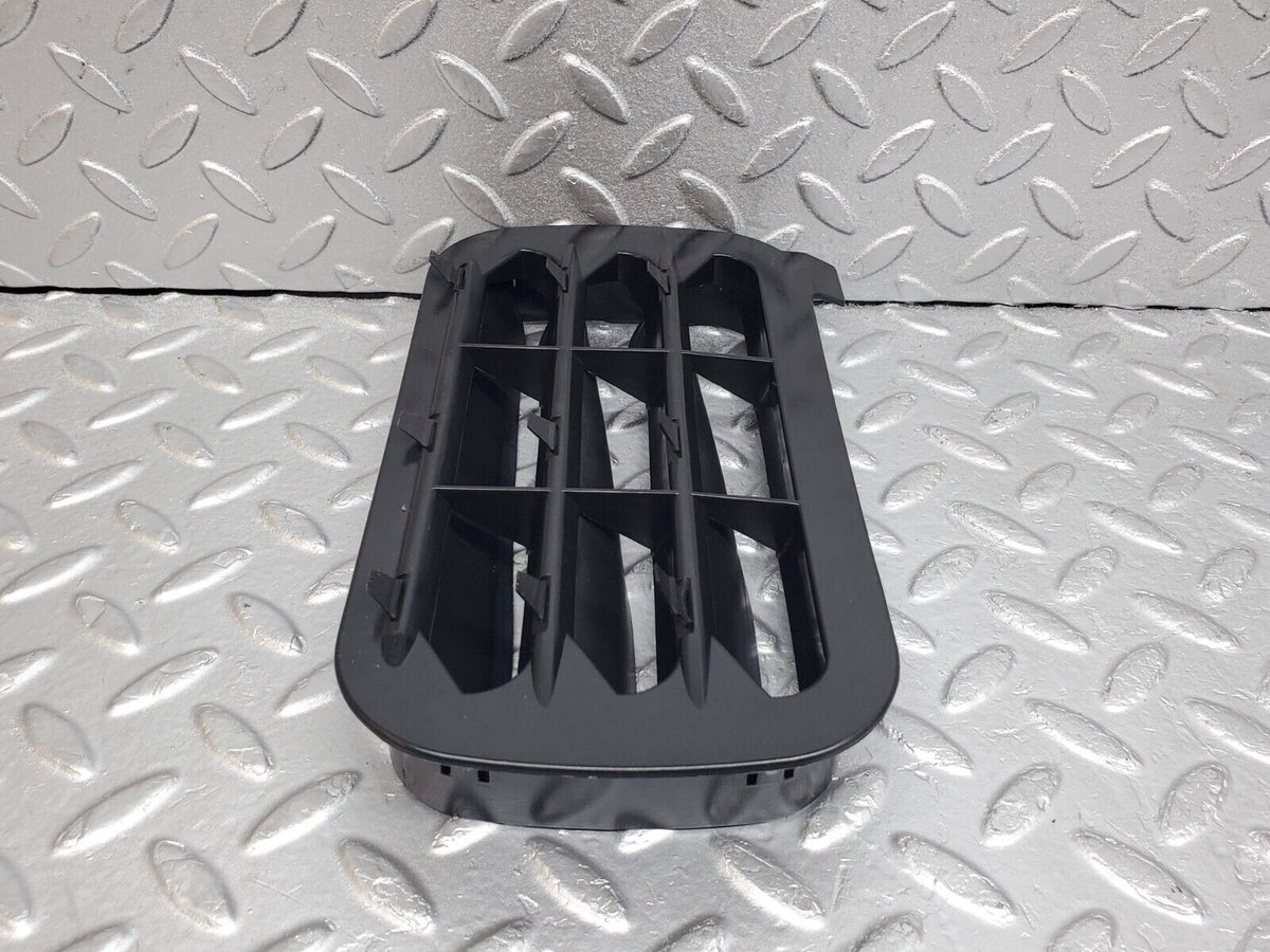 44734 Mercedes-Benz W124 220E Rear Air Intake Vent Right A1248370230 A1248370242