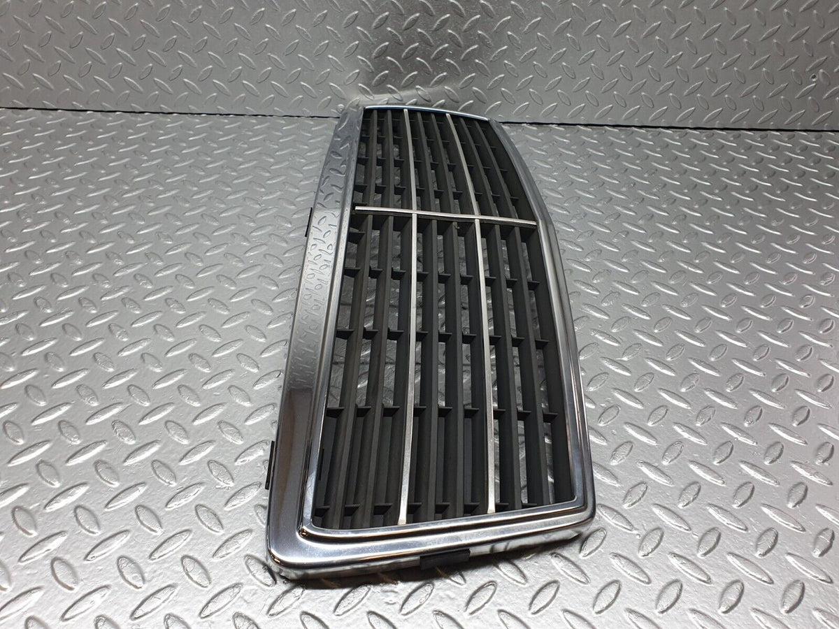 41801 Mercedes-Benz W202 C200 Bonnet Grill Chrome A2028880323