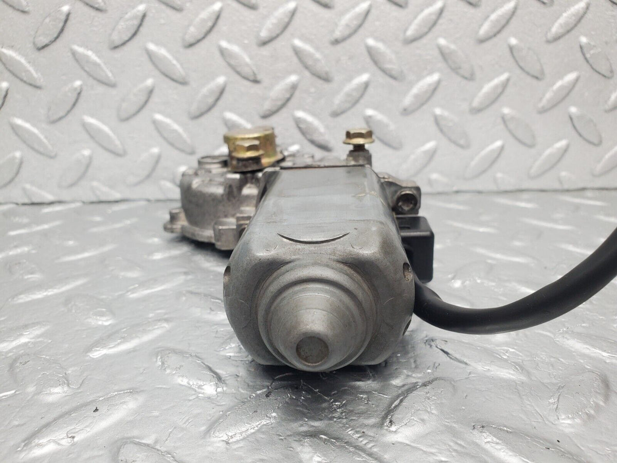 46136 Mercedes-Benz W124 Window Regulator Motor Front Right Bosch 0130821285
