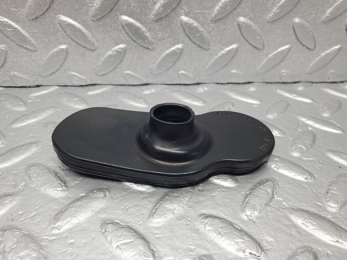 48998 Mercedes-Benz A124 320E Cabriolet Firewall Rubber Grommet A1249977281