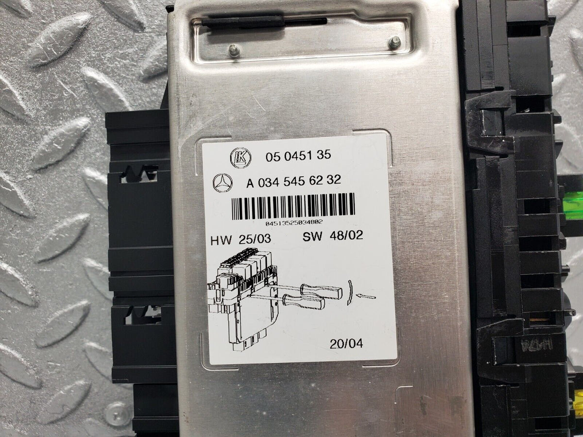 47827 Mercedes-Benz R230 350SL Coupe SAM Control Unit Fuse Box A0345456232