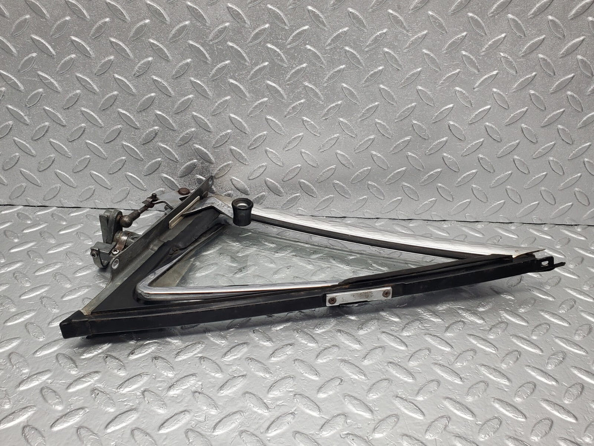 48551 Mercedes-Benz W108 Front Left Quarter Window