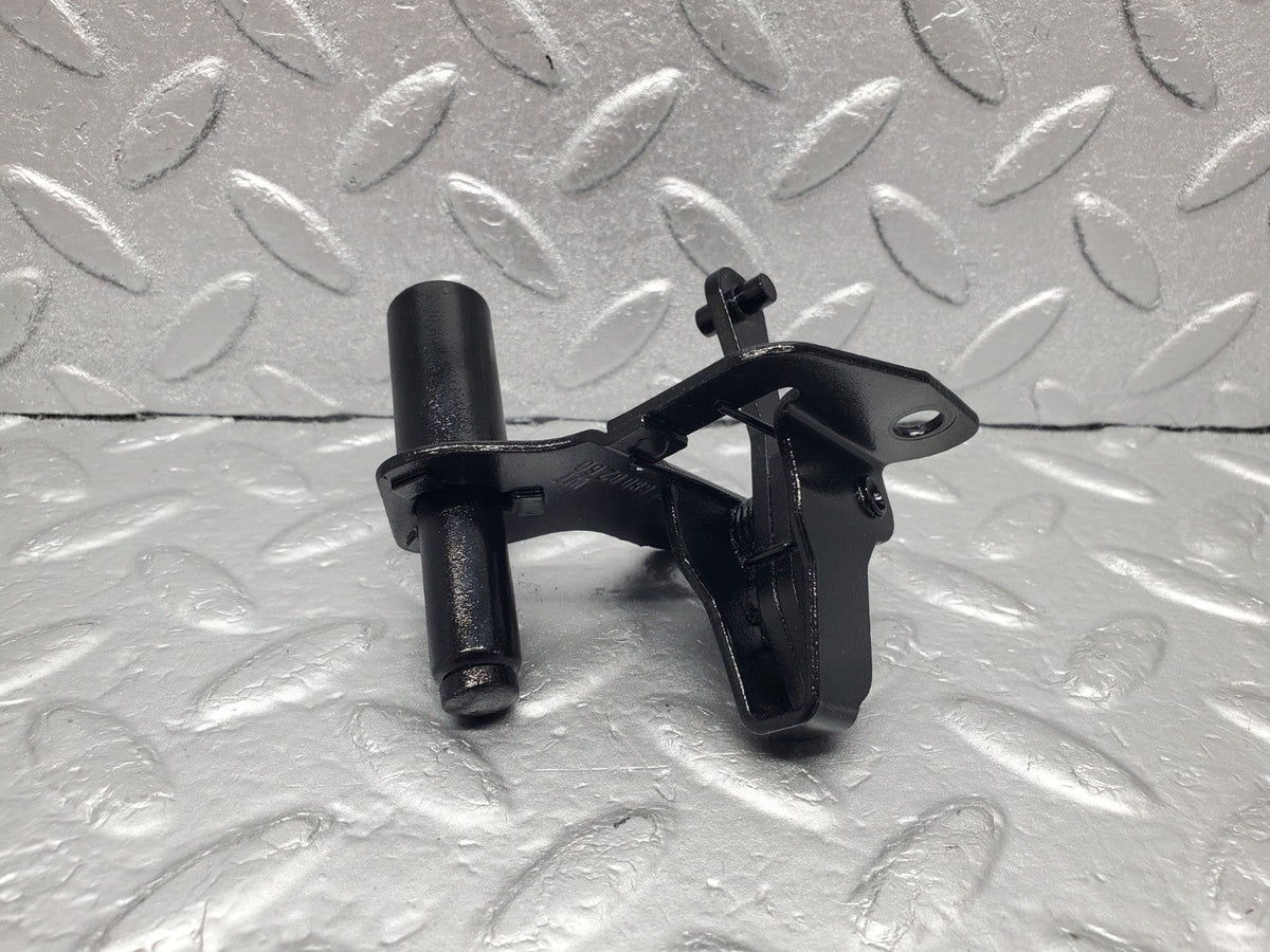 49300 Mercedes-Benz A124 320E Cabriolet Bonnet Lock Latch A1248800260
