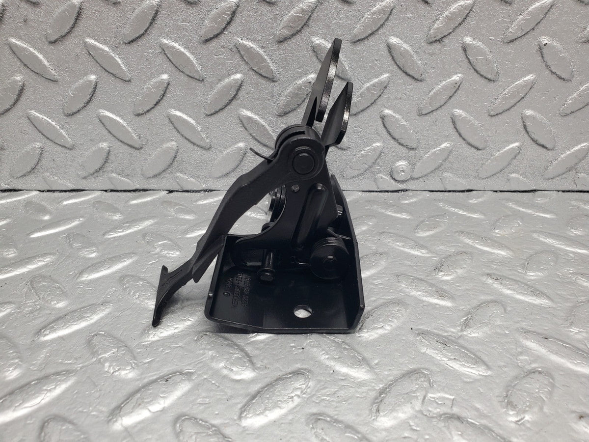 49562 Mercedes-Benz W220 Bonnet Lock Latch & Pull Handle A2208800364 A2208870127