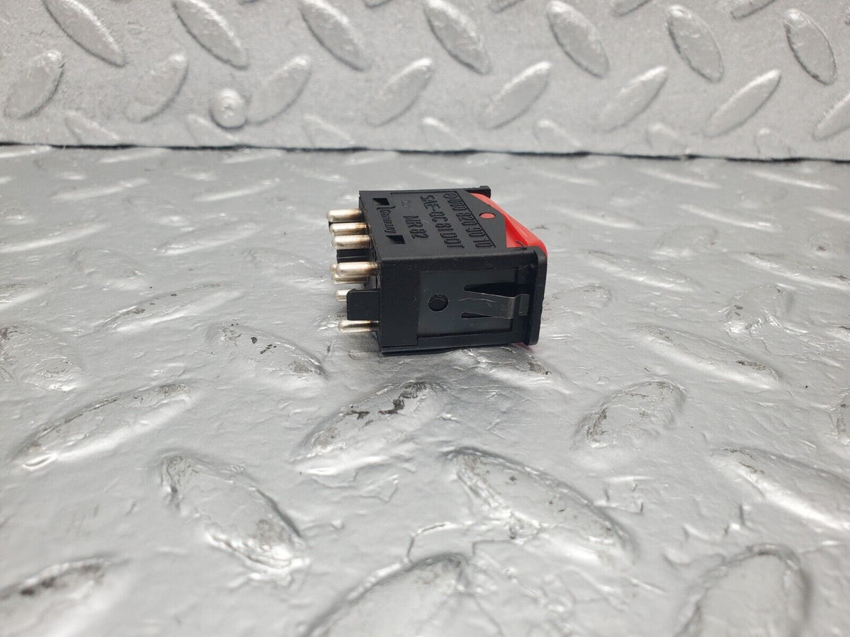 47372 Mercedes-Benz C126 500SEC Coupe Hazard Warning Light Switch A0008209010