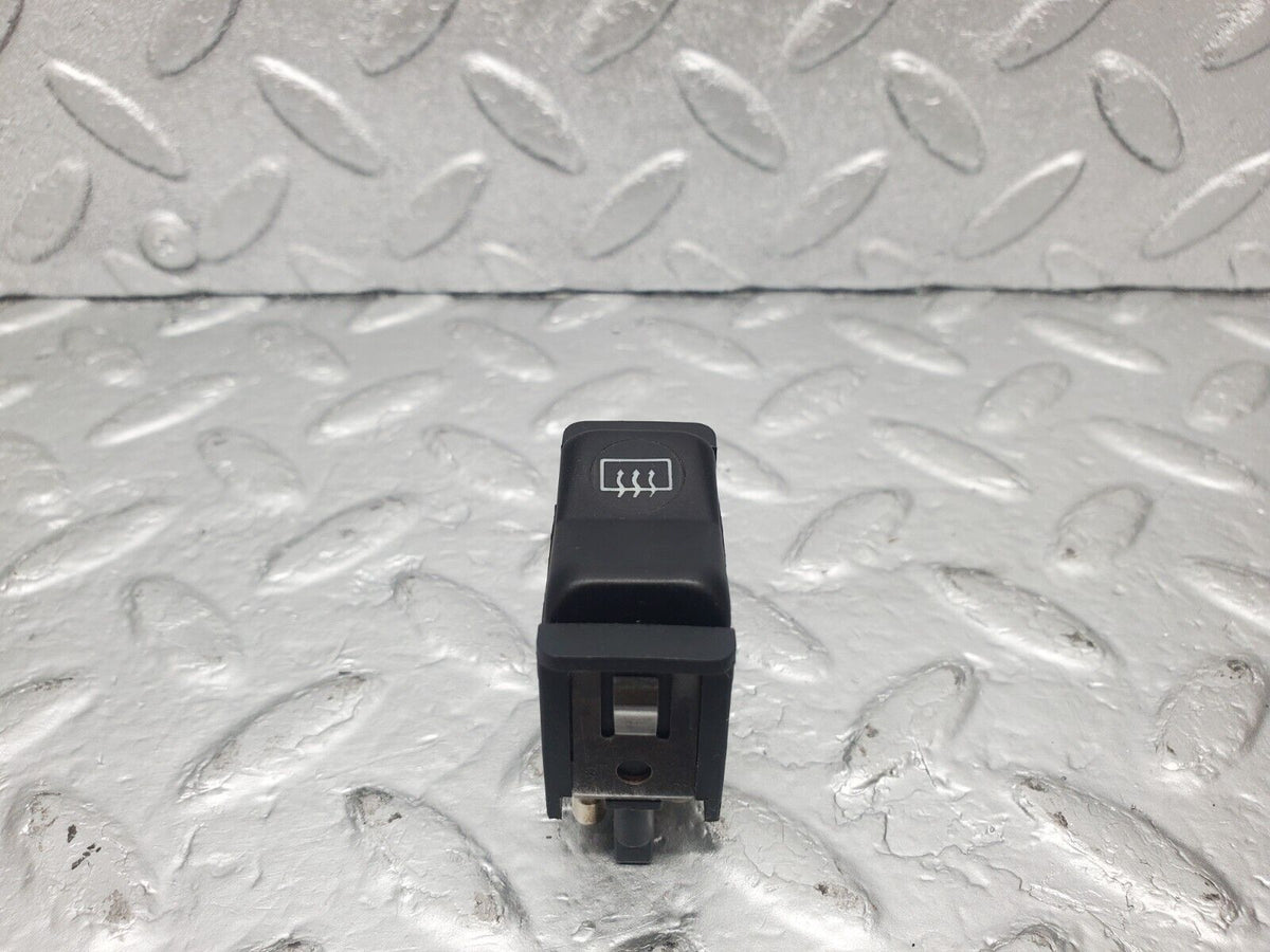 47370 Mercedes-Benz C126 500SEC Coupe Rear Windscreen Defroster Switch A0008206110