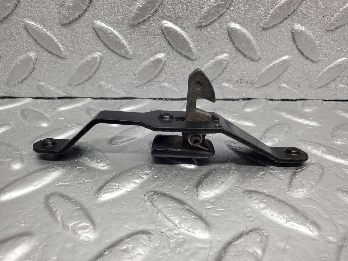 48648 Mercedes-Benz S123 Wagon Trunk Cargo Handle