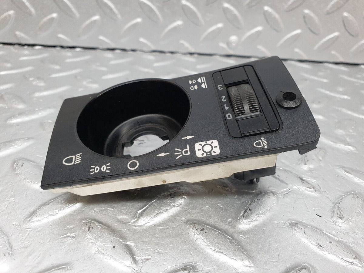 40922 Mercedes-Benz W126 300SE Headlight Switch Surround & Switch A1268000073