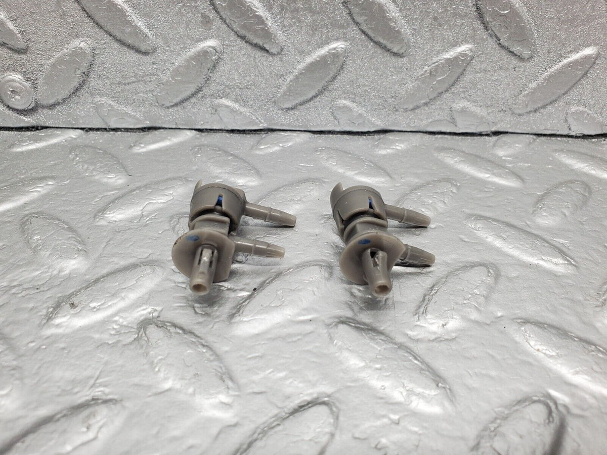 48108 Mercedes-Benz R230 350SL Coupe Vacuum Connector 2x