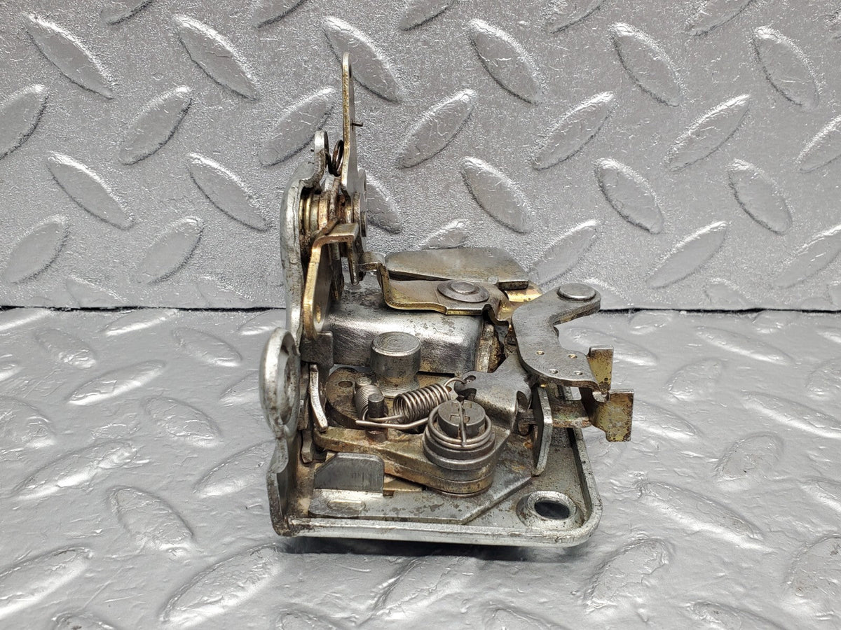 48470 Mercedes-Benz W108 Rear Left Door Lock Mechanism