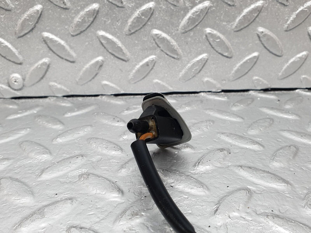 43570 Mercedes-Benz C126 380SEC Coupe Windscreen Washer Nozzle