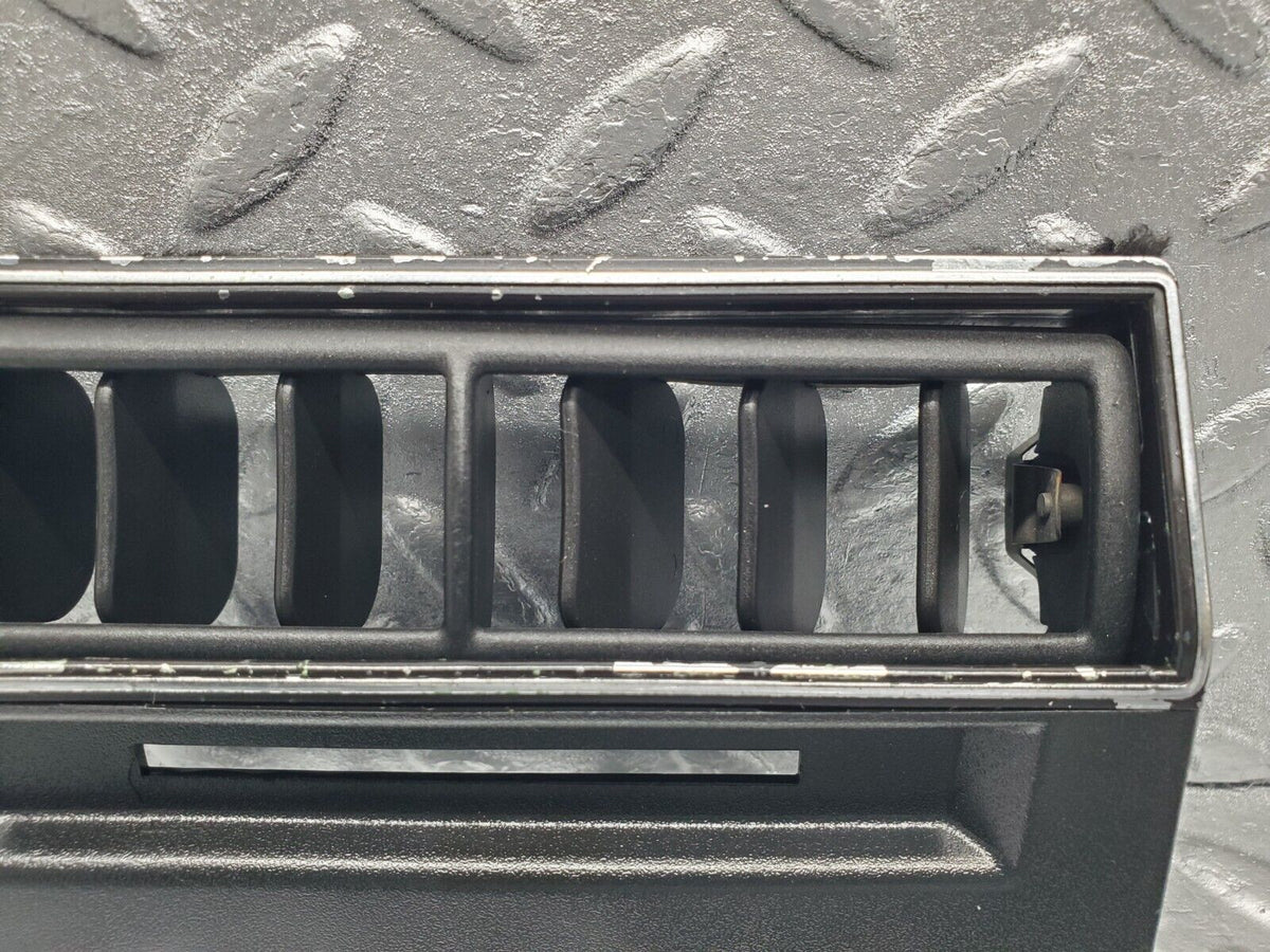 47489 Mercedes-Benz C126 500SEC Coupe Centre Console Air Vent A1268300013