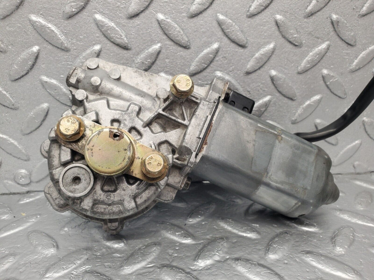 46136 Mercedes-Benz W124 Window Regulator Motor Front Right Bosch 0130821285