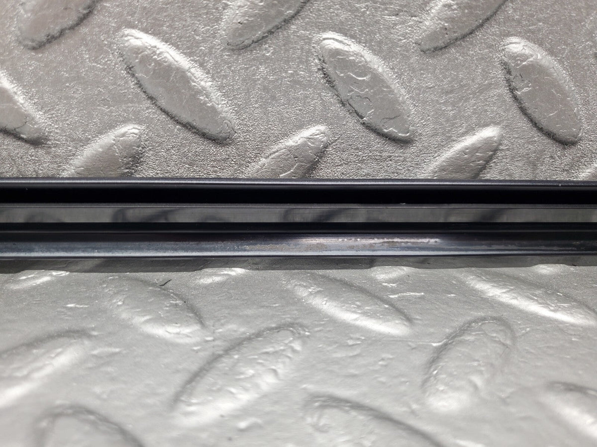 49067 Mercedes-Benz A124 320E Cabriolet Rear Left Window Moulding Trim