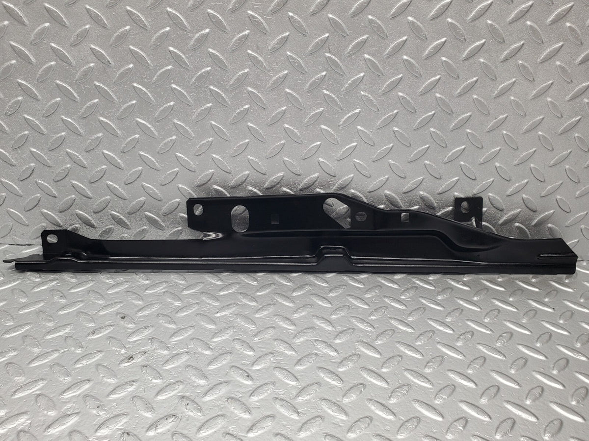 48989 Mercedes-Benz A124 320E Cabriolet Rear Right Window Upper Support Bracket