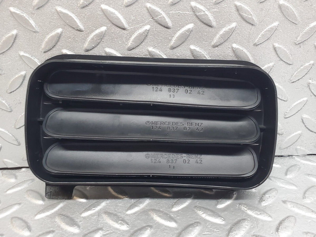 44734 Mercedes-Benz W124 220E Rear Air Intake Vent Right A1248370230 A1248370242