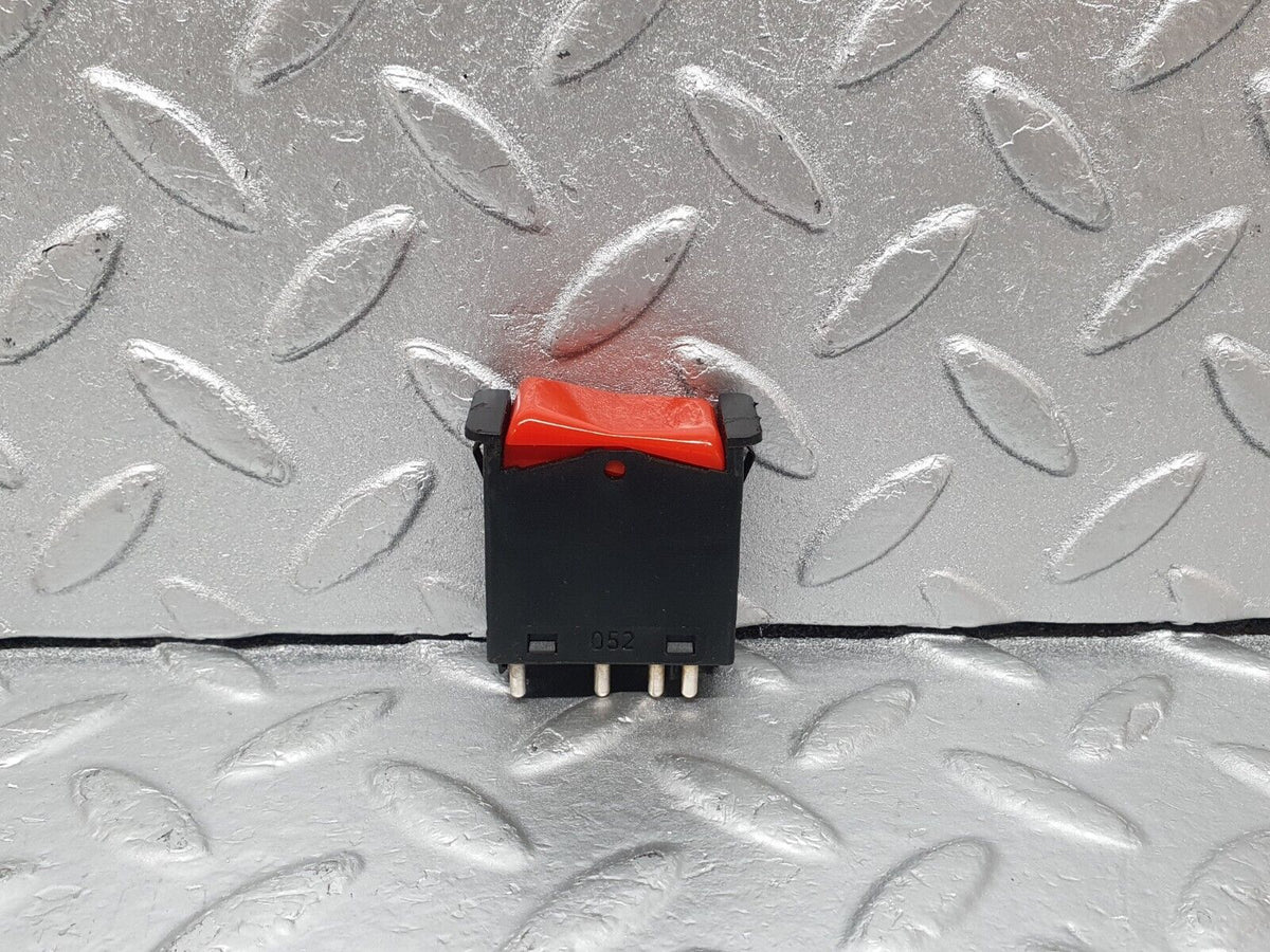 43656 Mercedes-Benz C126 380SEC Coupe Hazard Warning Light Switch A0008209010