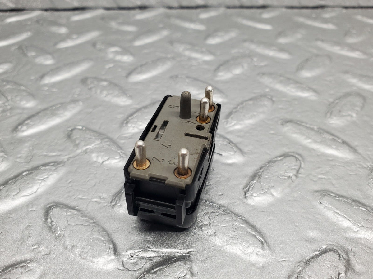 49106 Mercedes-Benz A124 320E Cabriolet Electric Window Switch Right Side A1248209410
