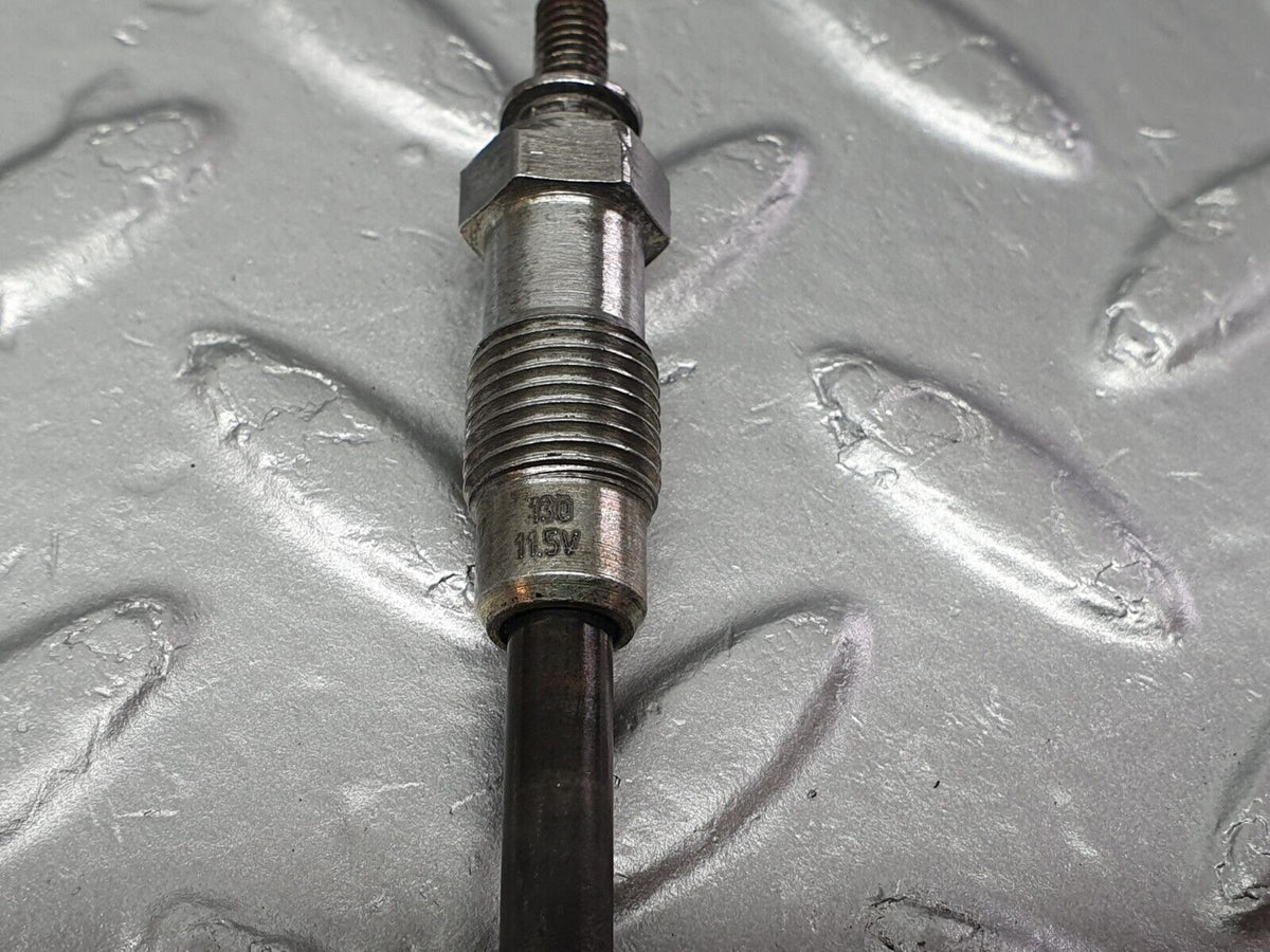 40845 Mercedes-Benz W123 300D Glow Plug Beru 0100221107