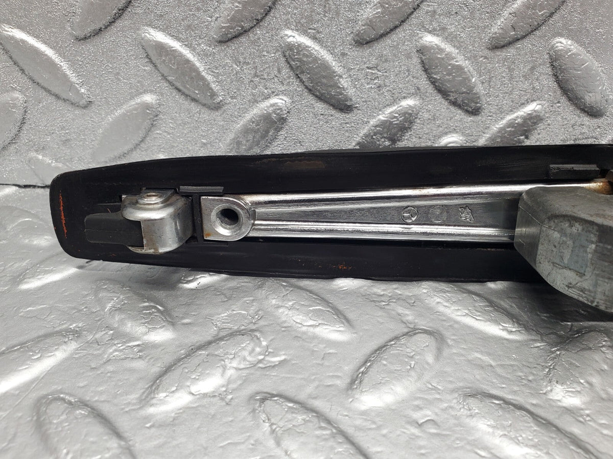 48616 Mercedes-Benz W123 Front Right Door Exterior Handle No Key