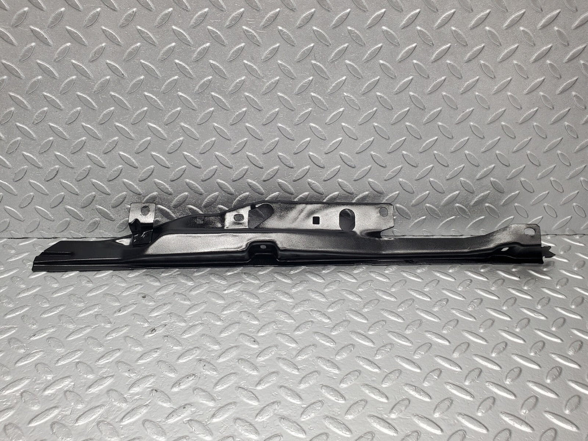 48989 Mercedes-Benz A124 320E Cabriolet Rear Right Window Upper Support Bracket