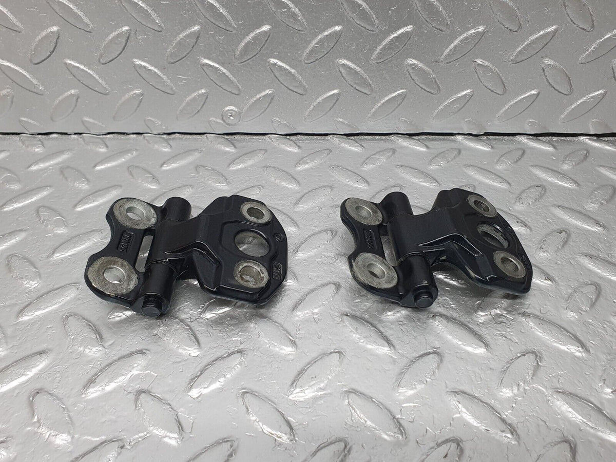 41867 Mercedes-Benz W202 C200 Front Door Hinge Left