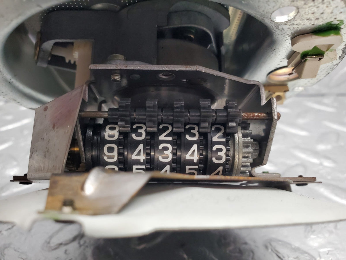 49523 Mercedes-Benz W115 Instrument Cluster Speedometer A1155427201