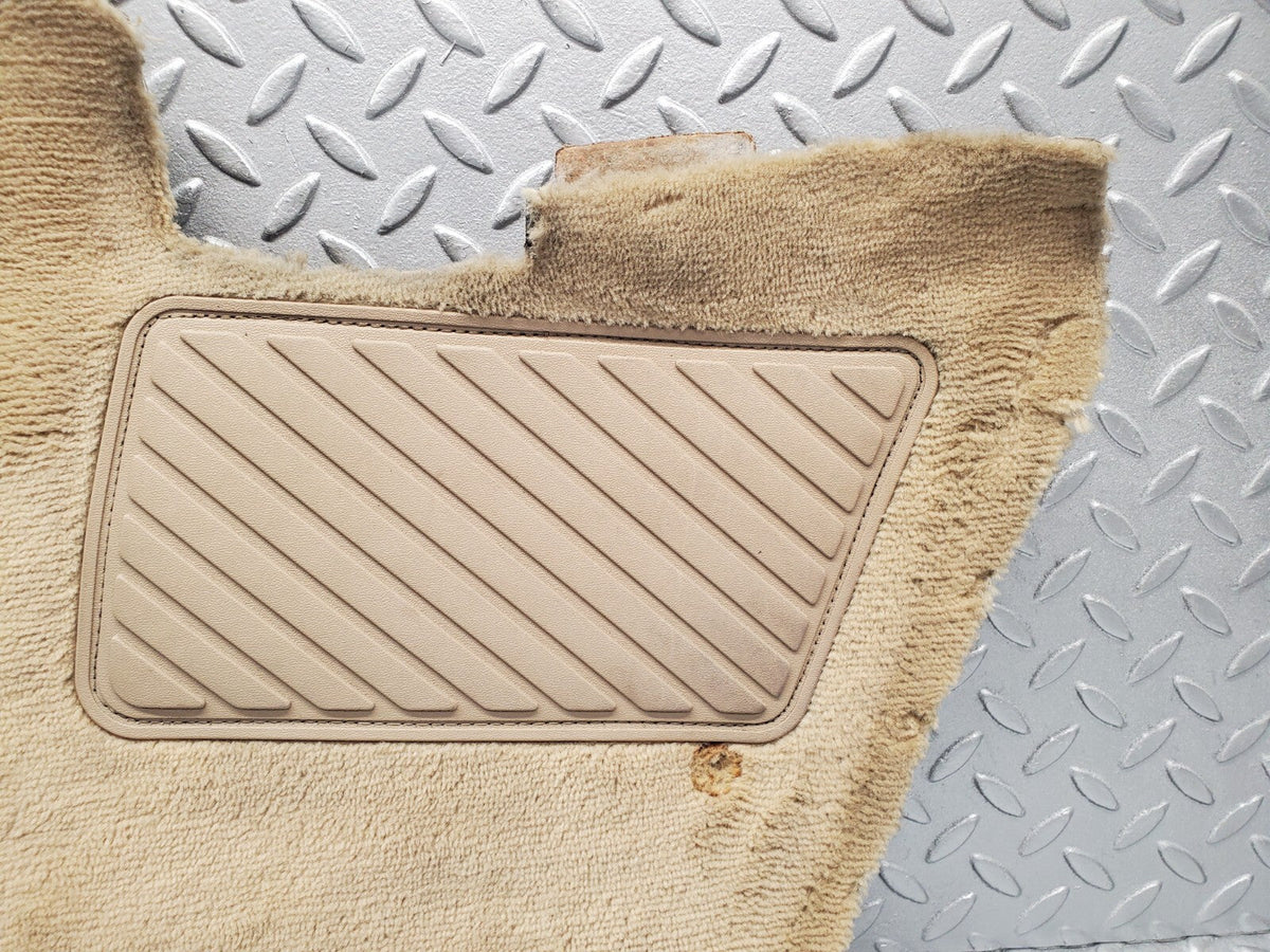 48923 Mercedes-Benz A124 320E Cabriolet Centre Console Carpet Right Side Beige