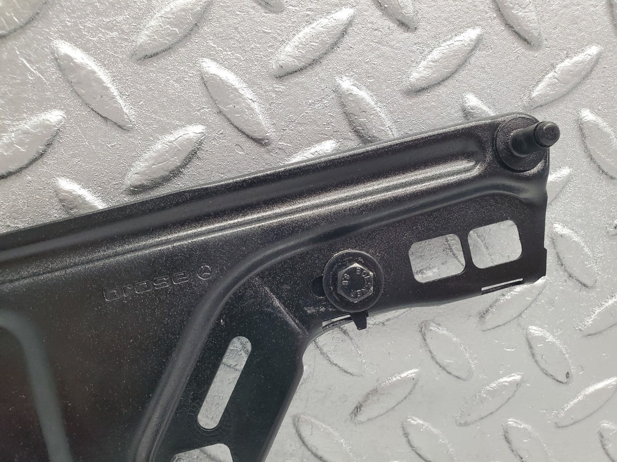 49431 Mercedes-Benz A124 320E Cabriolet Rear Left Power Window Regulator Bracket