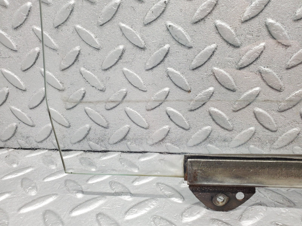 50663 Mercedes-Benz W108 280SE 3.5 Rear Left Door Window Glass