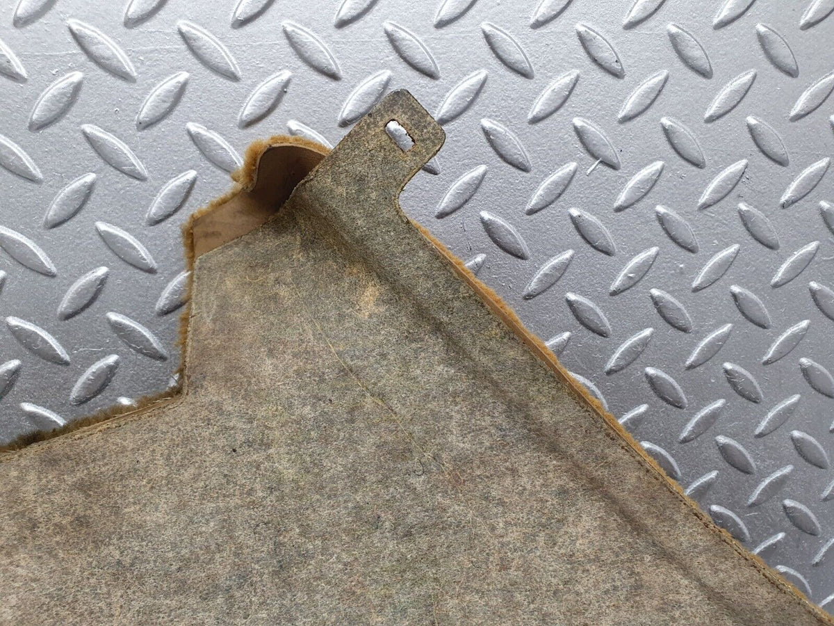 47356 Mercedes-Benz W124 200E Centre Console Carpet Right Side Beige