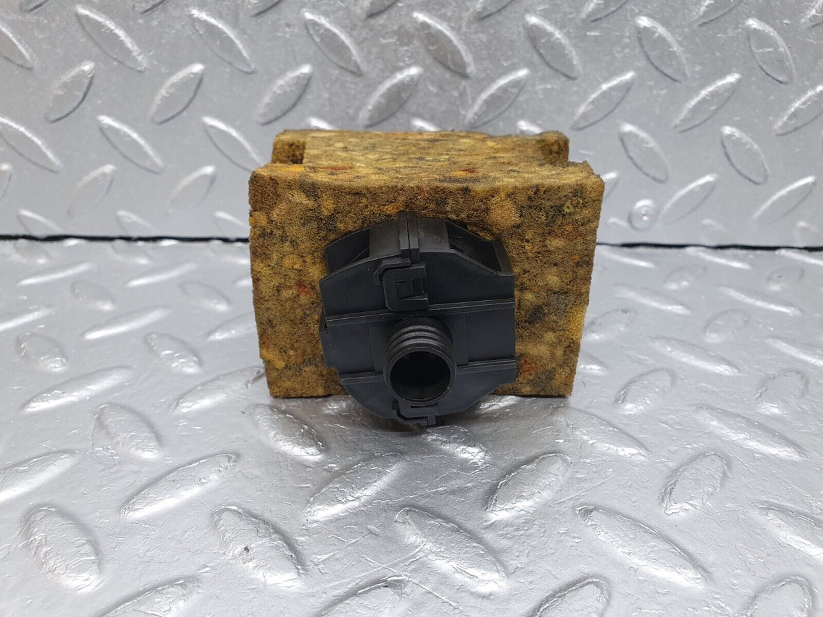 41670 Mercedes-Benz W124 200E Temperature Sensor Bosch A0008301908 0130002802