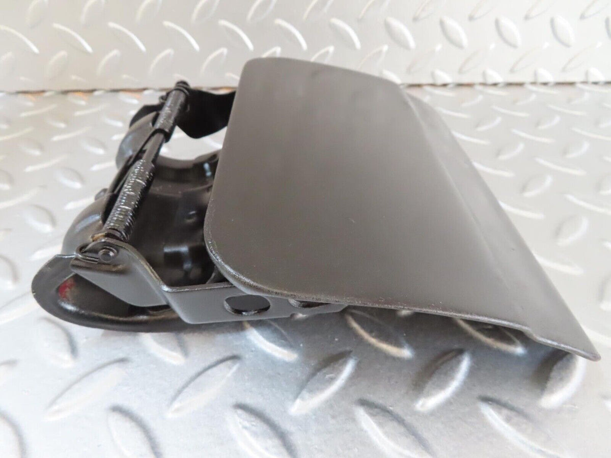 13924 Mercedes-Benz C107 450SLC Fuel Tank Flap Cap
