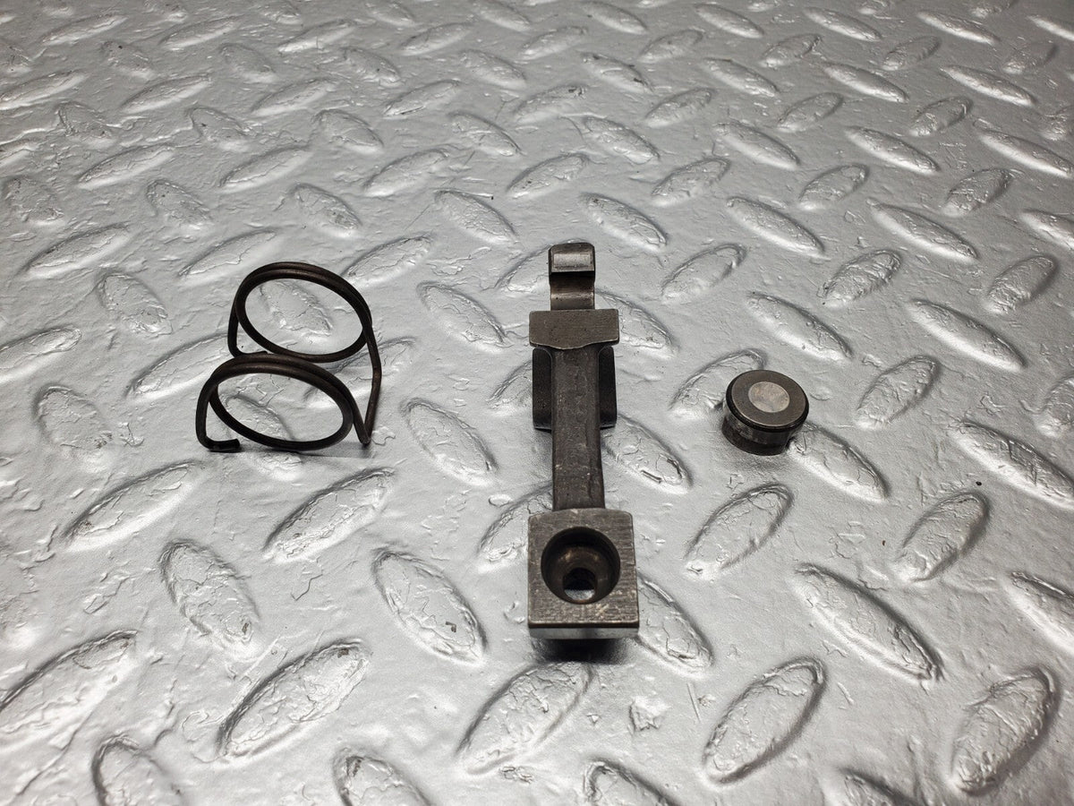 48865 Mercedes-Benz W108 Valve Rocker Arm With Retaining Spring & Tappet