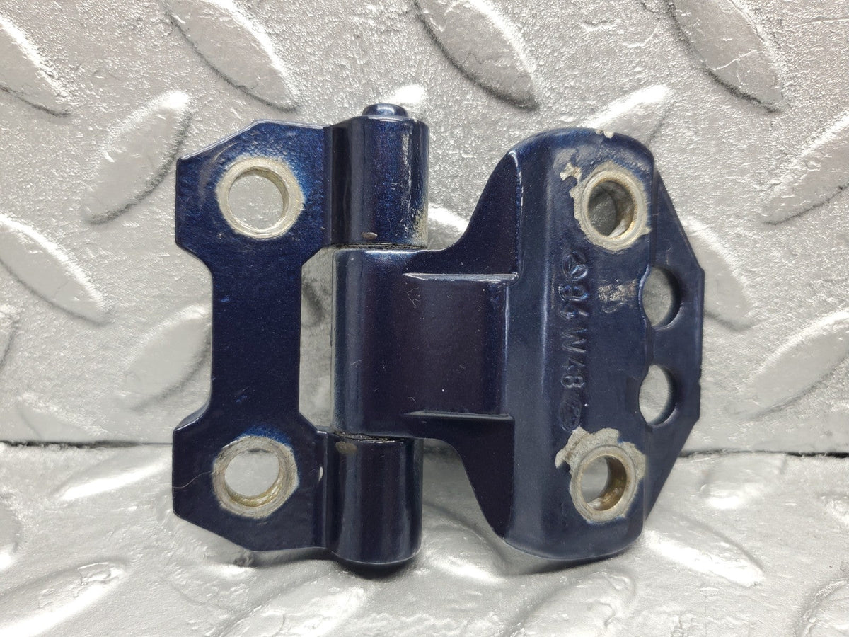 49187 Mercedes-Benz A124 320E Cabriolet Door Hinge Right Side