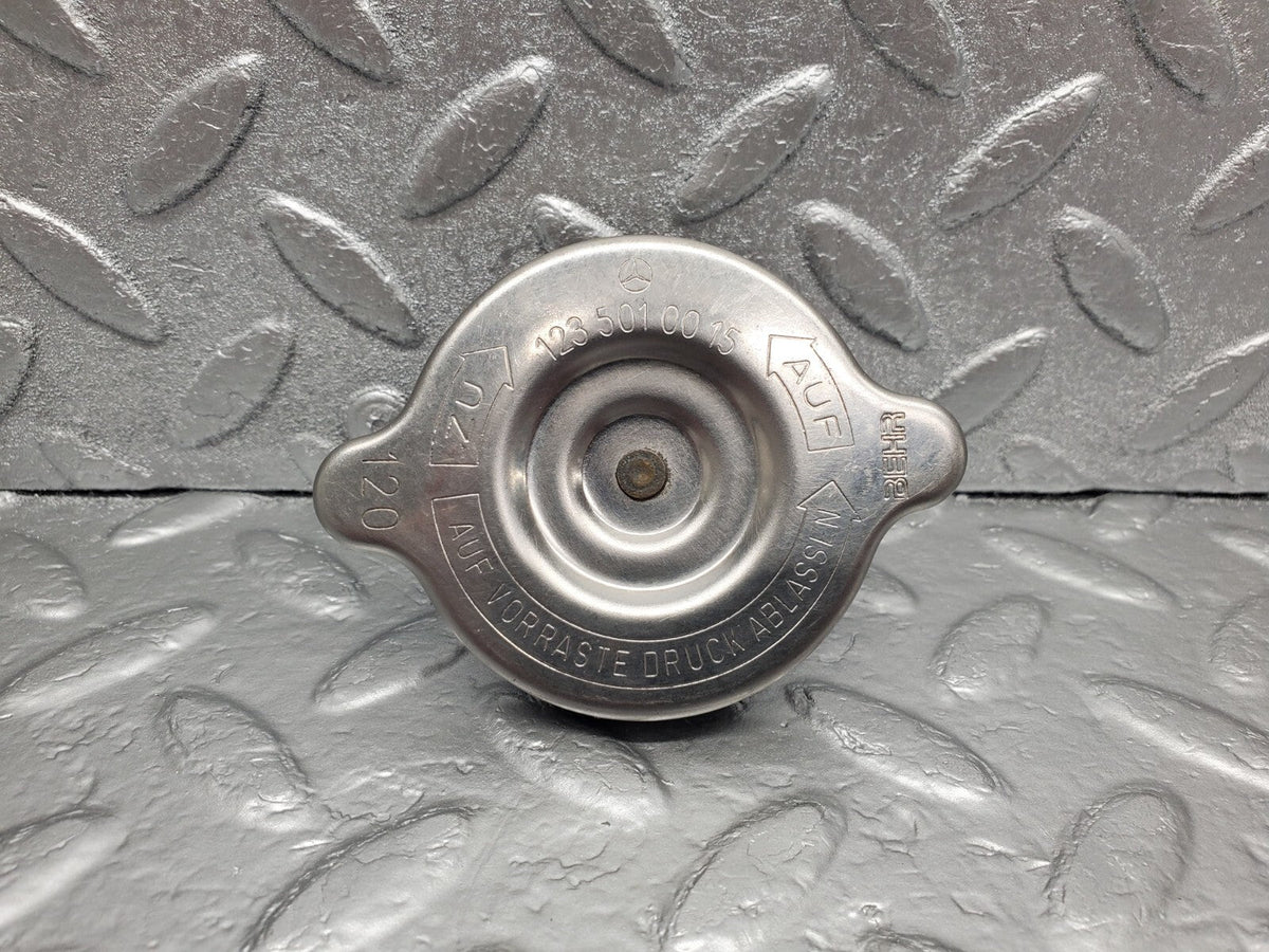 48539 Mercedes-Benz W123 Radiator Cap Behr A1235010015