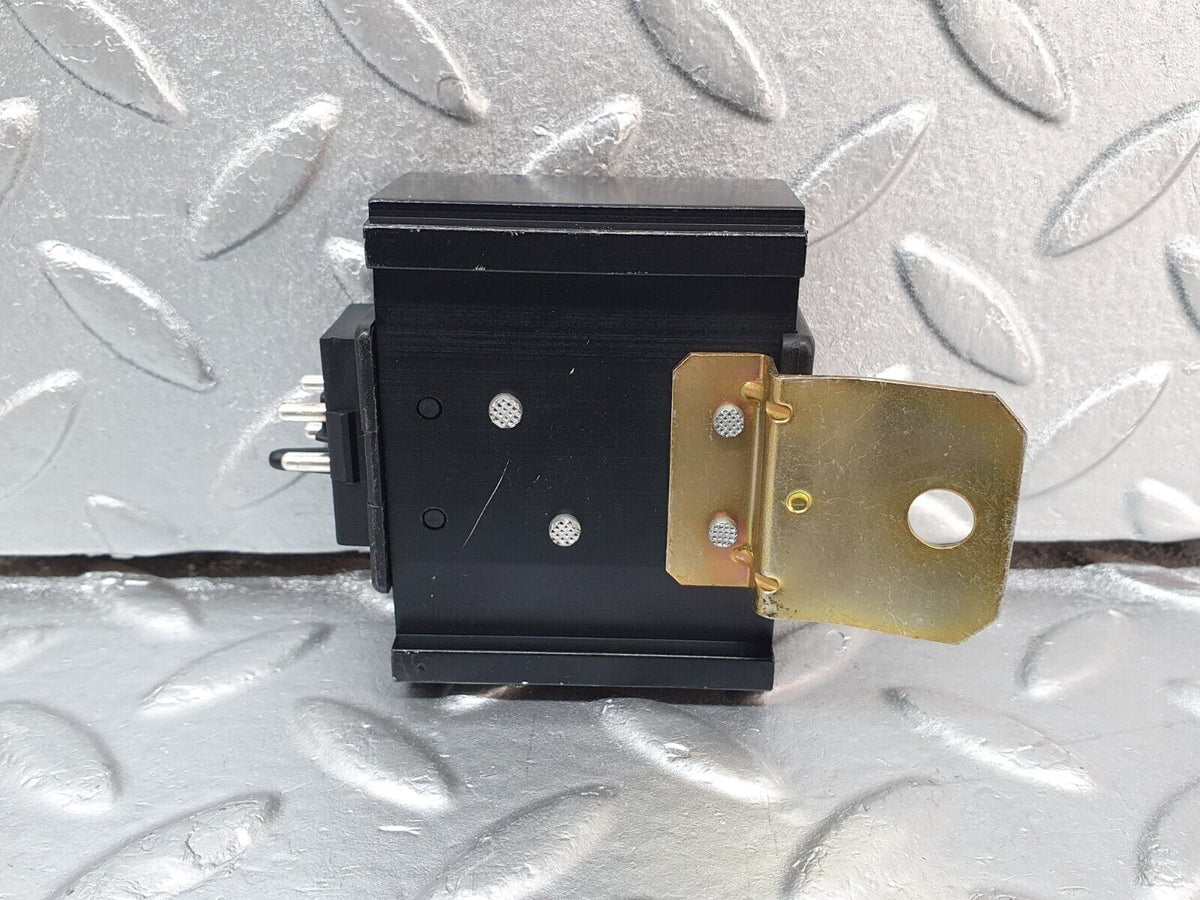 41900 Mercedes-Benz W202 C200 ECU Relay A0055459832