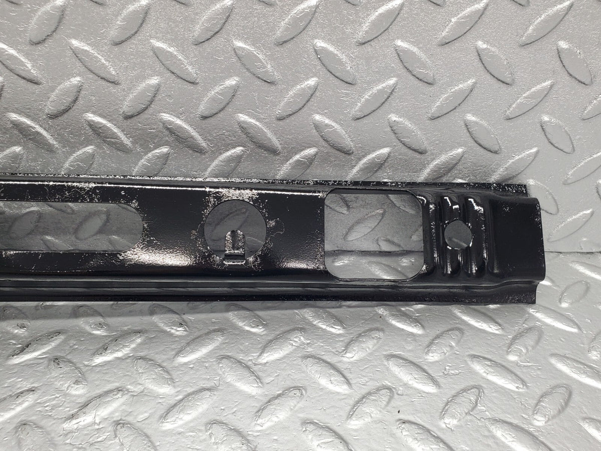 48760 Mercedes-Benz W123 Front Bumper Centre Bracket