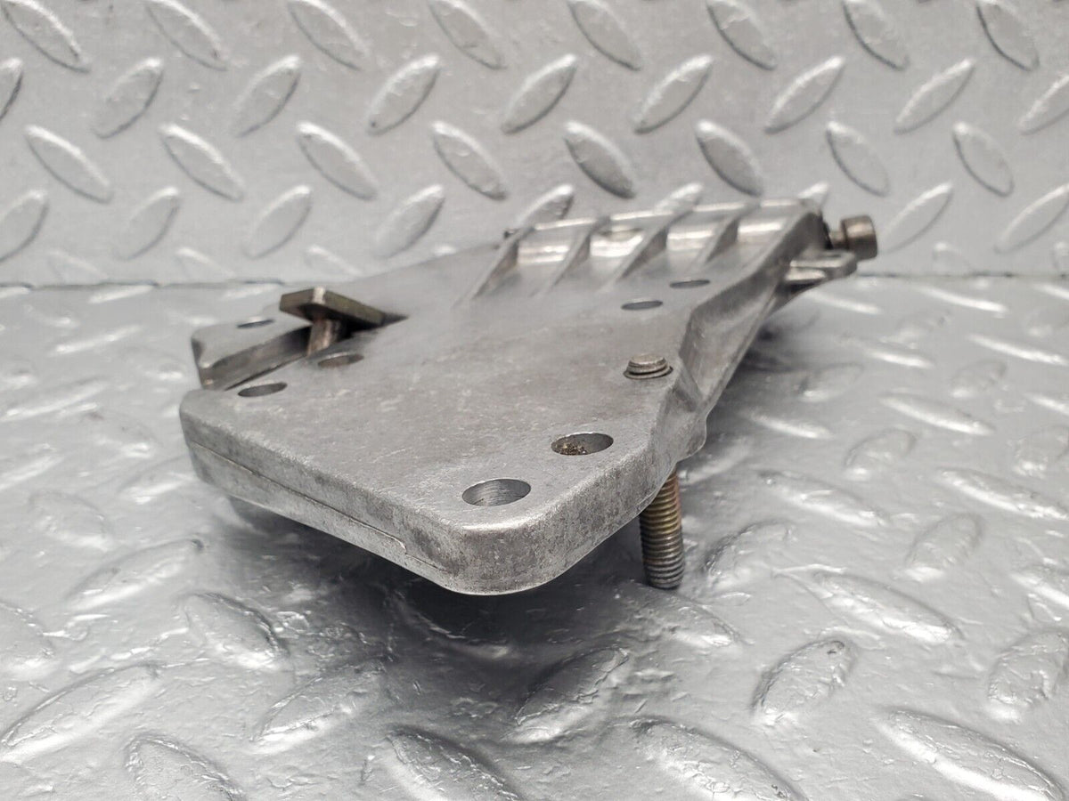 46049 Mercedes-Benz W126 420SE Power Steering Pump Bracket A1174661241