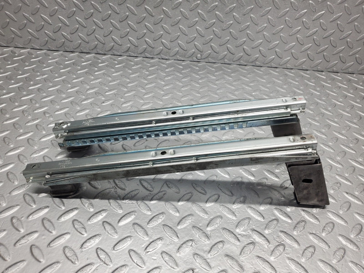 50208 Mercedes-Benz W123 Front Right Seat Rail Pair