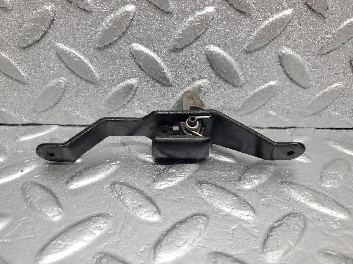 48648 Mercedes-Benz S123 Wagon Trunk Cargo Handle