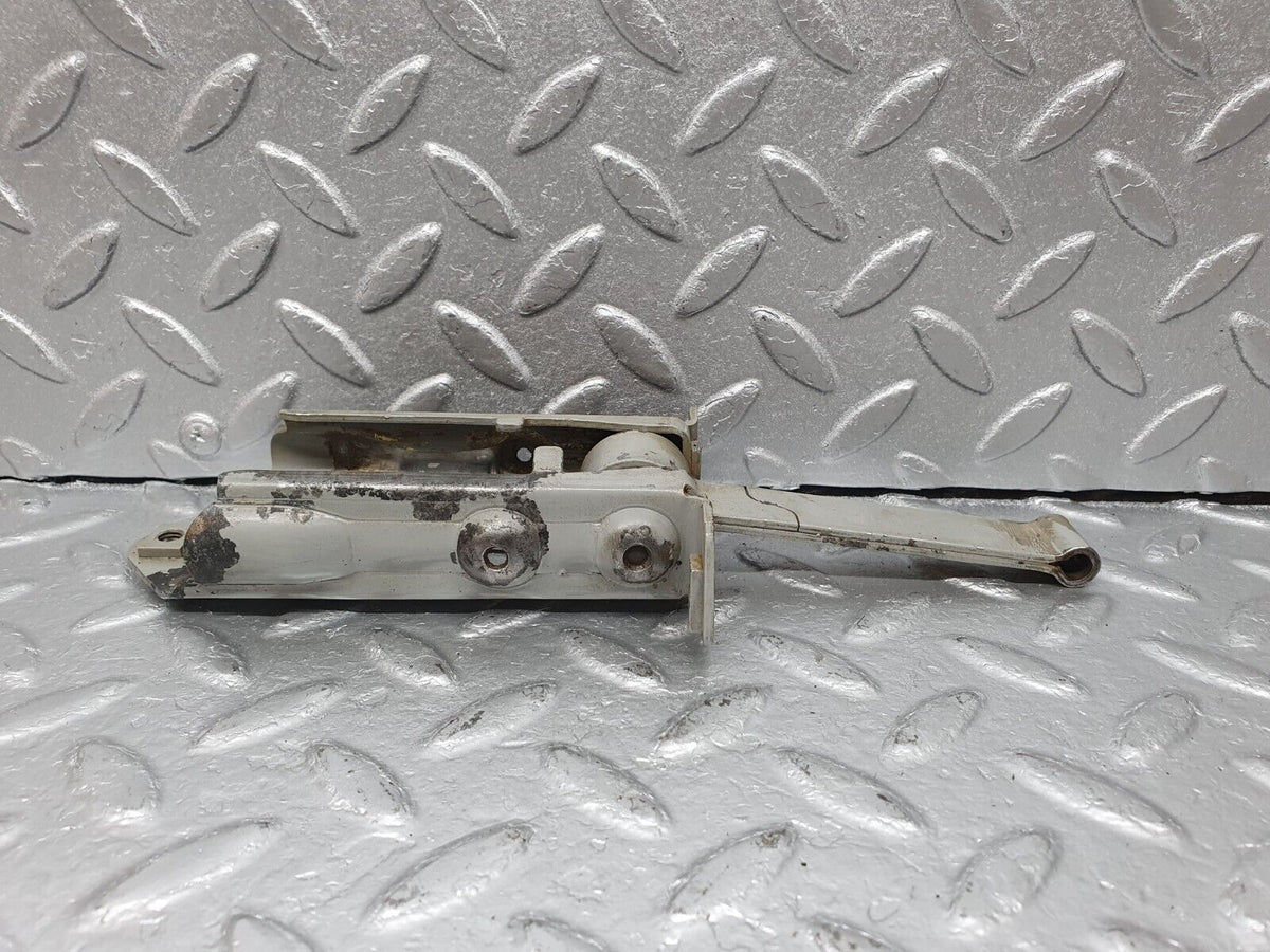 41539 Mercedes-Benz W124 200E Door Safety Check Strap