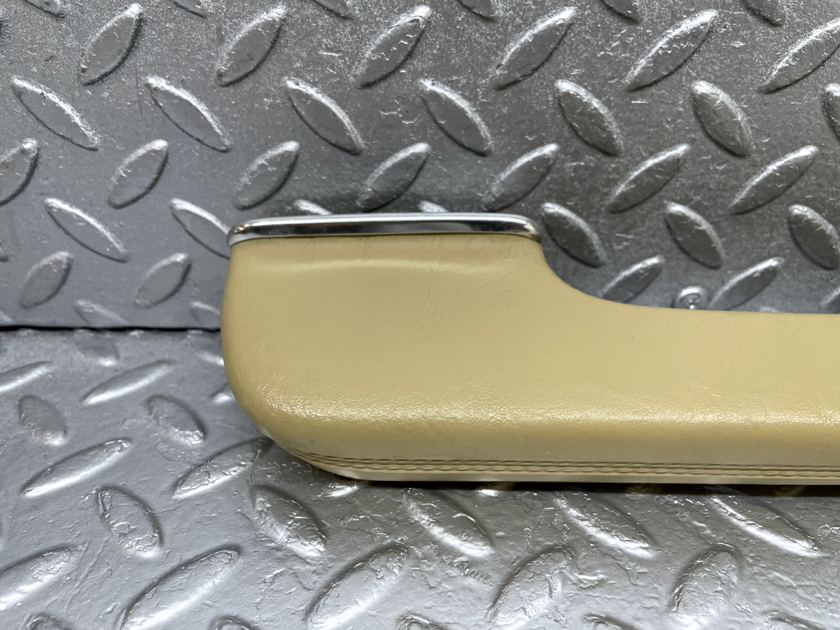 44262 Mercedes-Benz W123 280E Interior Door Handle Beige Left A1239701701