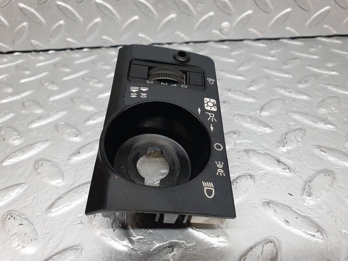 40922 Mercedes-Benz W126 300SE Headlight Switch Surround & Switch A1268000073