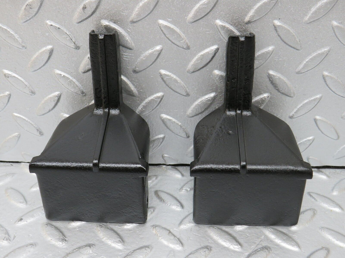 34600 Mercedes-Benz C126 380SEC Front Bumper Bracket 2x A1268851114 A1268851214